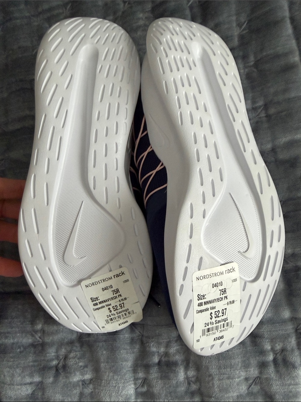 Nike sneakers - Picture 4 of 4